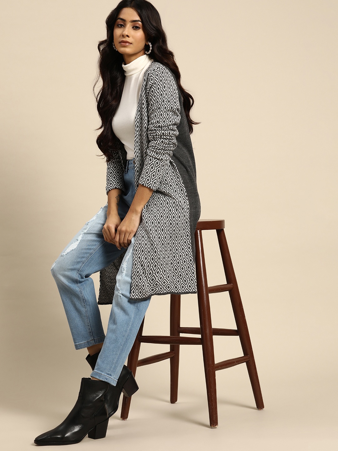 

all about you Women Grey & White Geometric Self Design Shrug