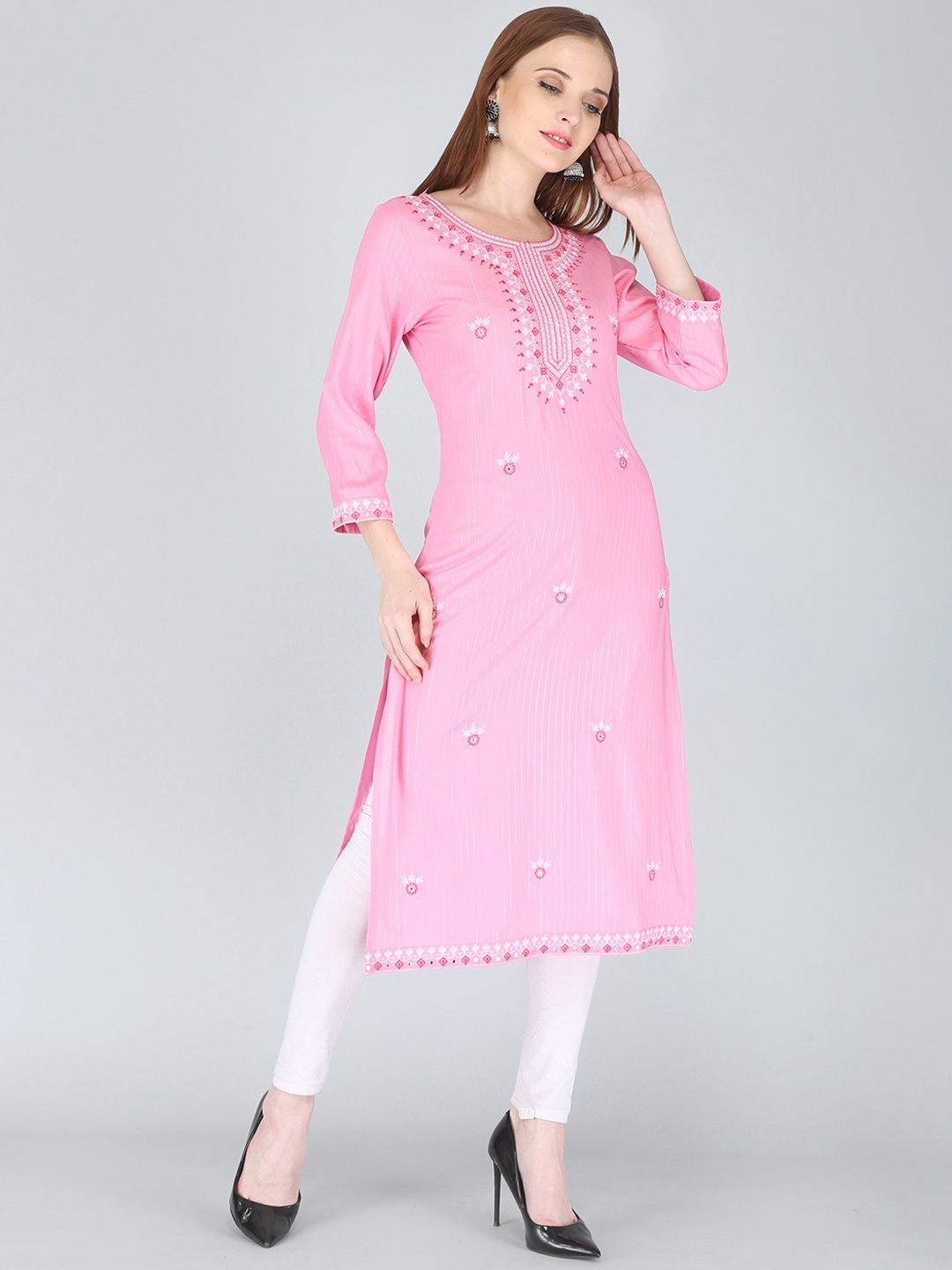 

IkDaiya Women Pink Ethnic Motifs Yoke Design Thread Work Kurta