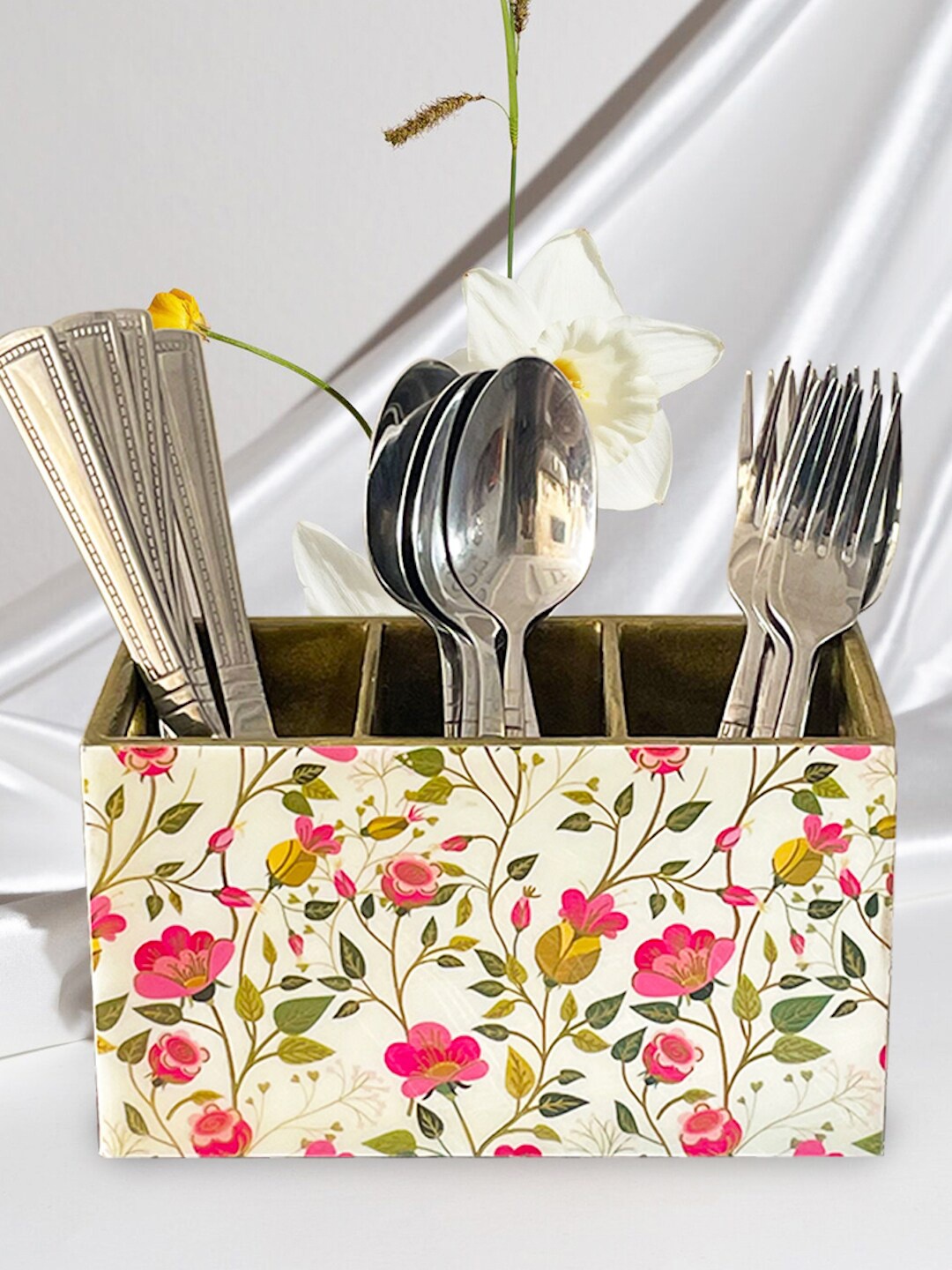 

Tranquil square Pink & Green Printed Three Rack Cutlery Stand, Multi