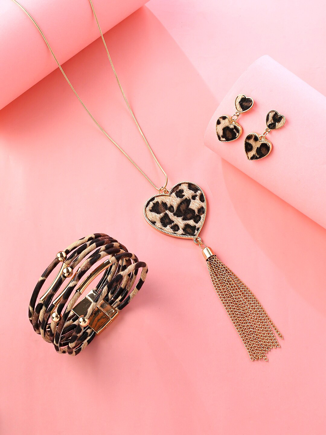 

Yellow Chimes Woman Gold Plated Heart Chain Pendant Jewellery Set With Bracelet, Brown