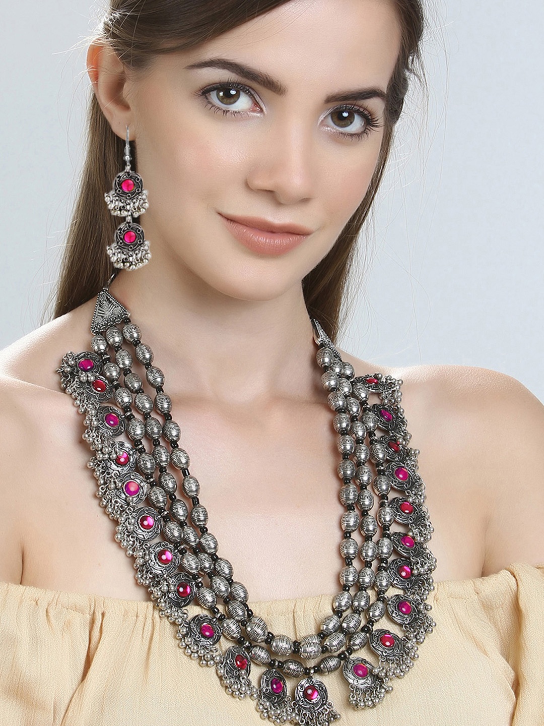 

Yellow Chimes Women Silver-Plated Stone-Studded Oxidised Ethnic Choker Jewellery Set, Red