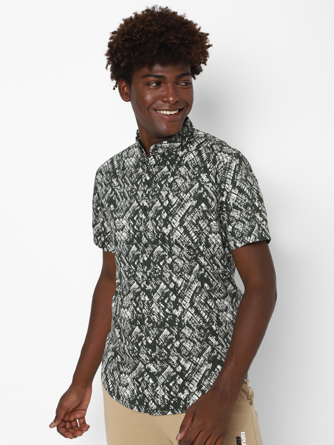 

FOREVER 21 Men Green Printed Casual Shirt