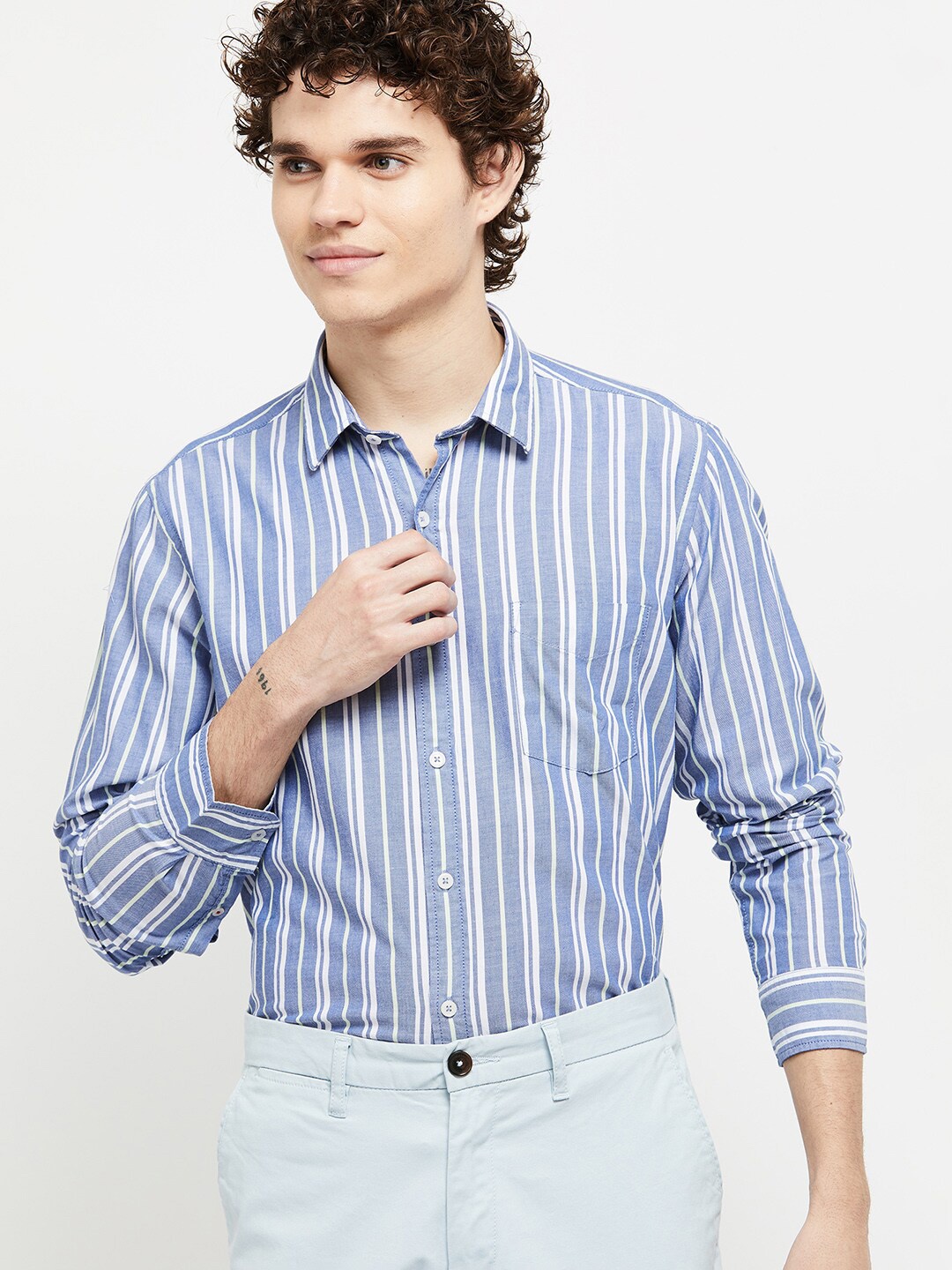 

max Men Blue Striped Casual Shirt