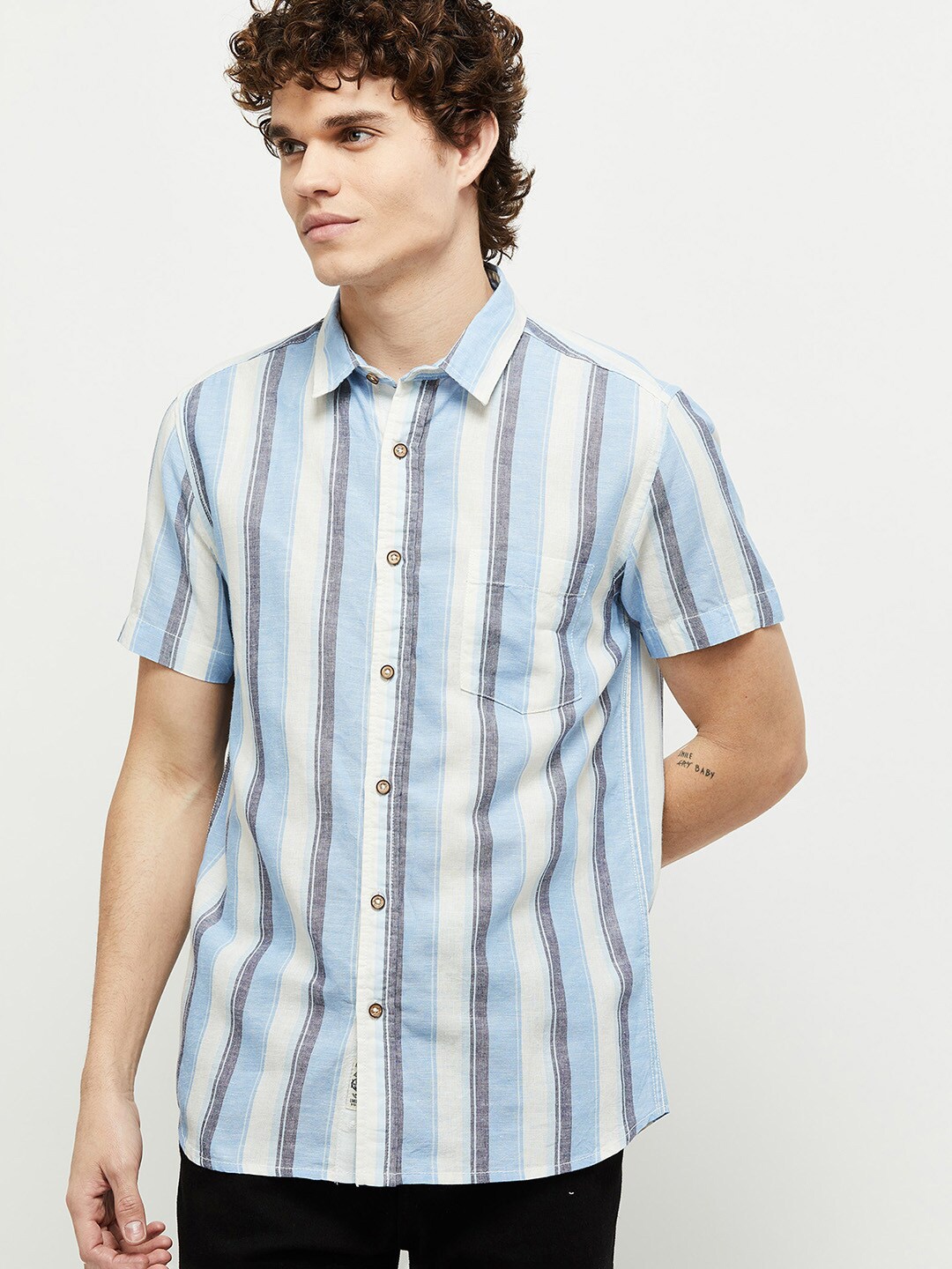 

max Men Blue Striped Casual Shirt