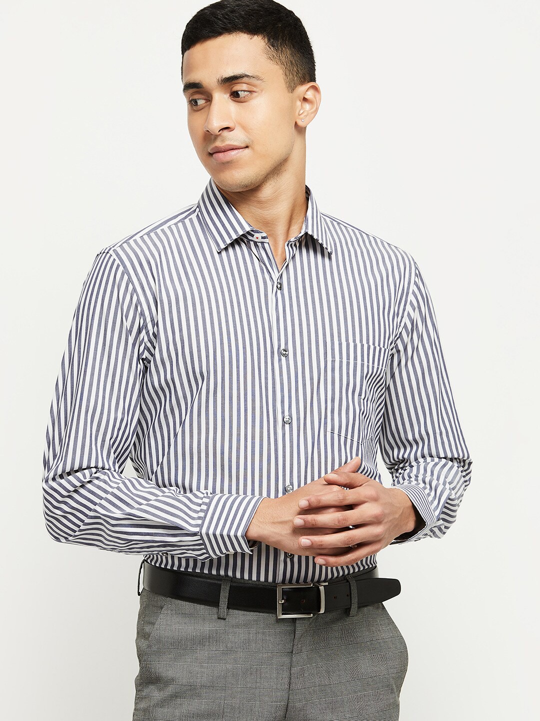 

max Men Blue Striped Casual Shirt