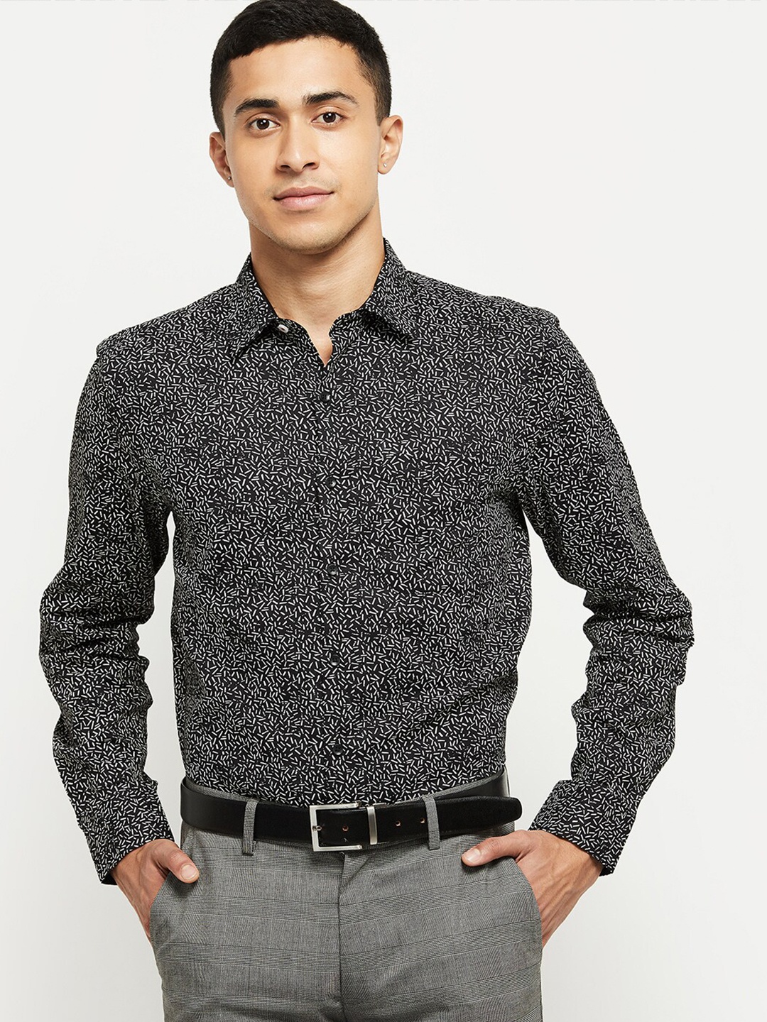 

max Men Black Floral Printed Casual Shirt