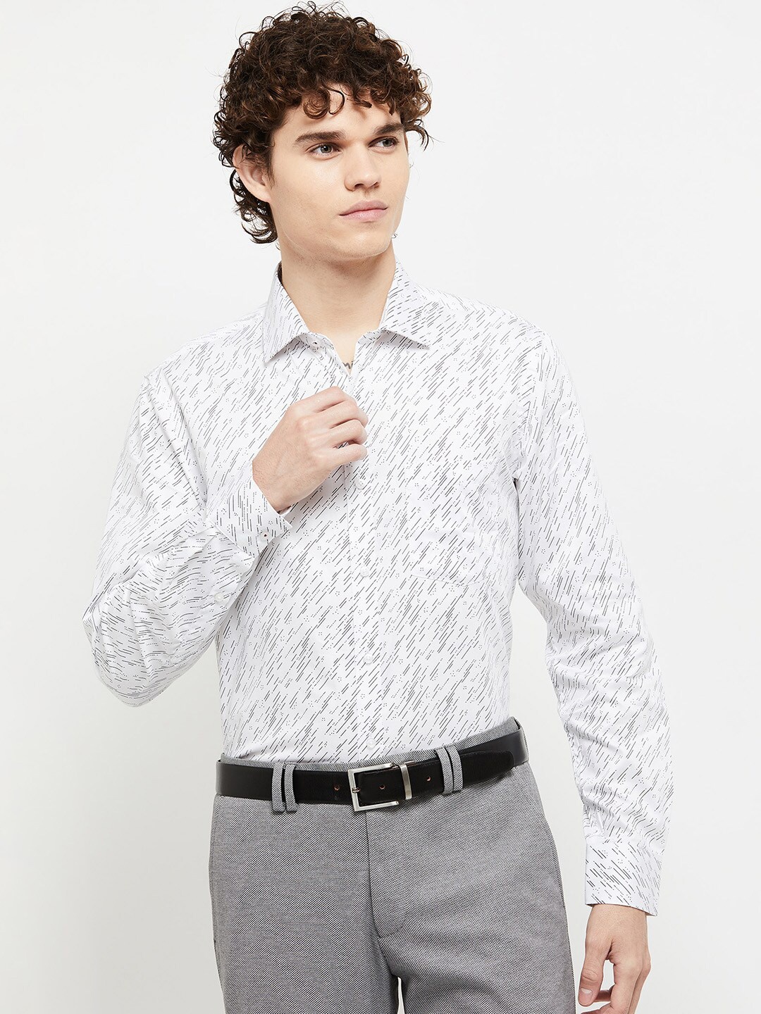 

max Men White Printed Casual Shirt