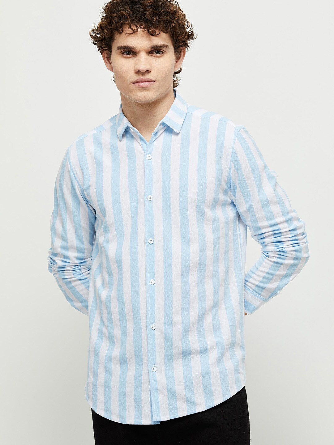 

max Men Blue Striped Casual Shirt