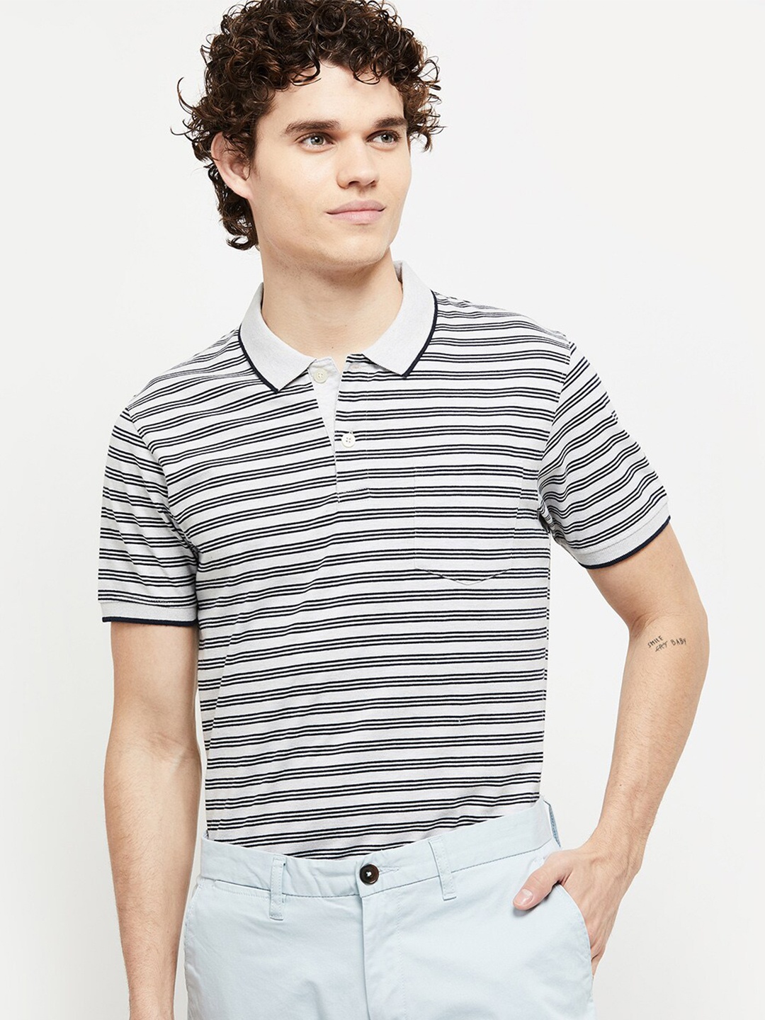 

max Men Off White & Navy Blue Striped Polo Collar T-shirt
