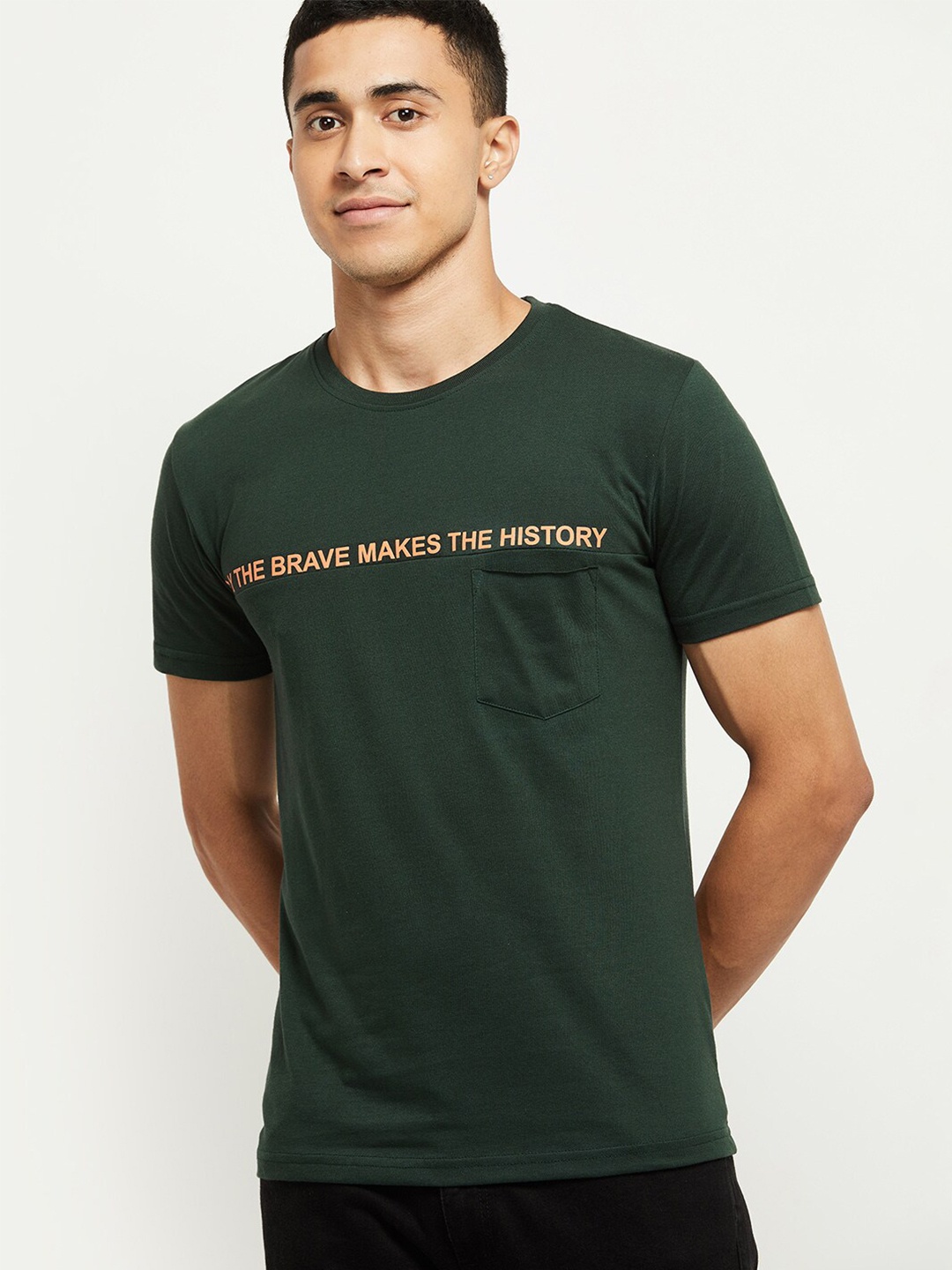 

max Men Green Typography Printed T-shirt