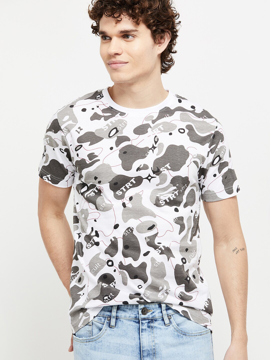 

max Men White & Grey Printed Pure Cotton T-shirt