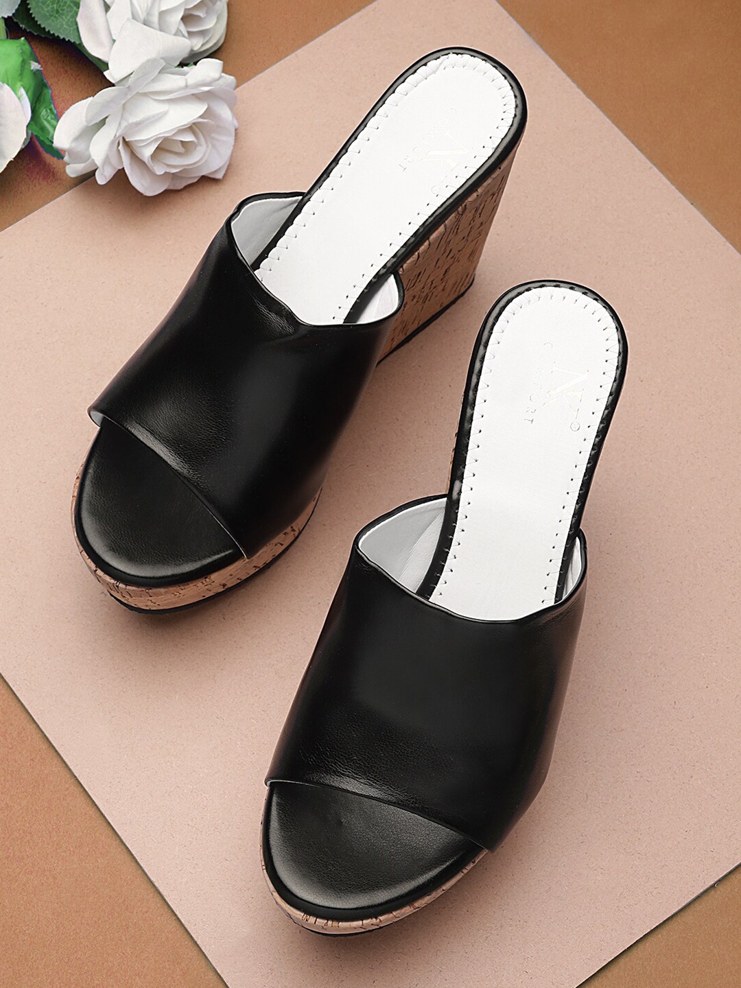 

NK COMFORT Black & White Wedge Sandals