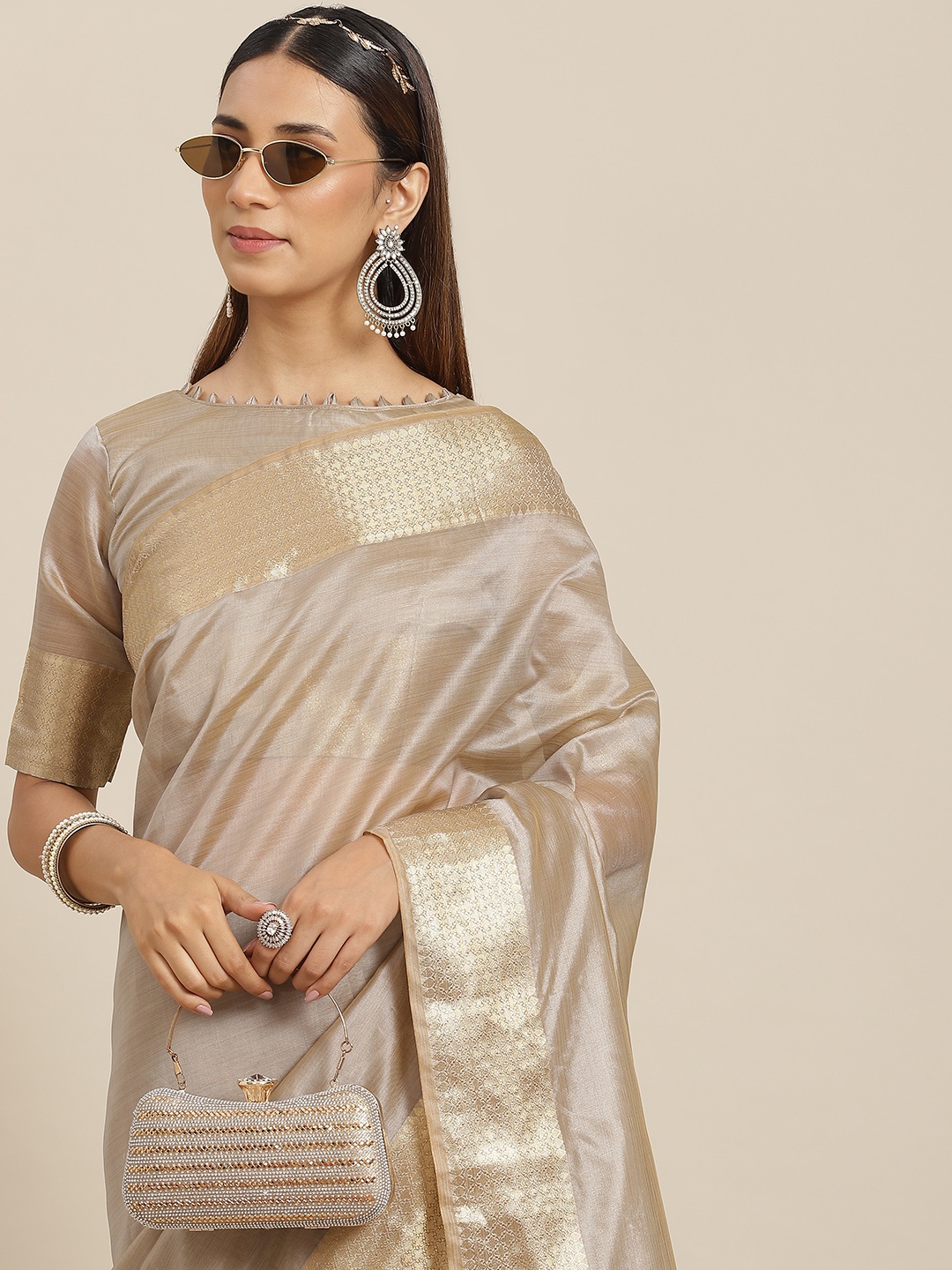 

RAJGRANTH Grey & Gold-Toned Woven Design Zari Organza Tussar Saree