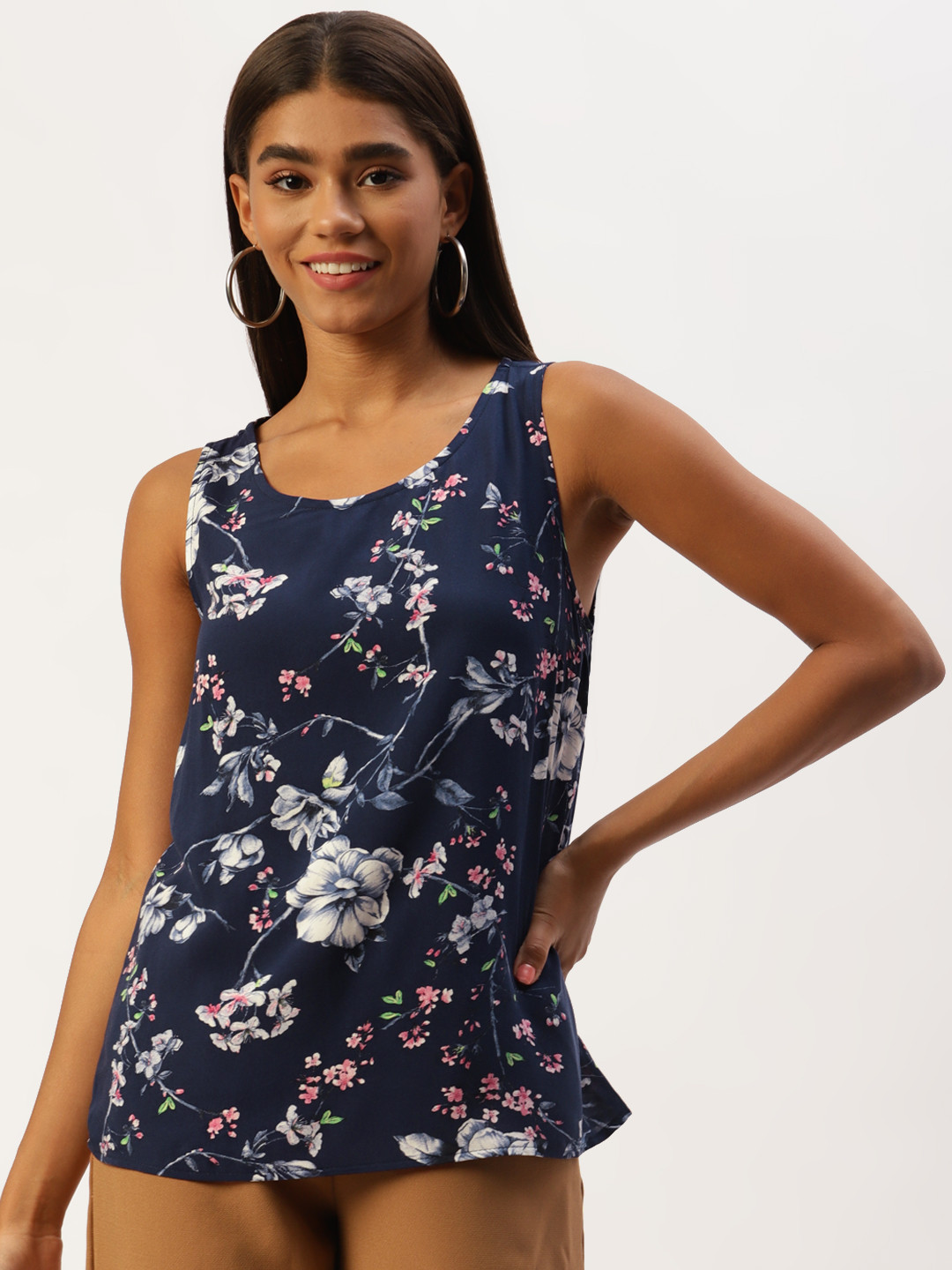 

LC Waikiki Women Navy Blue & White Floral Printed T-shirt