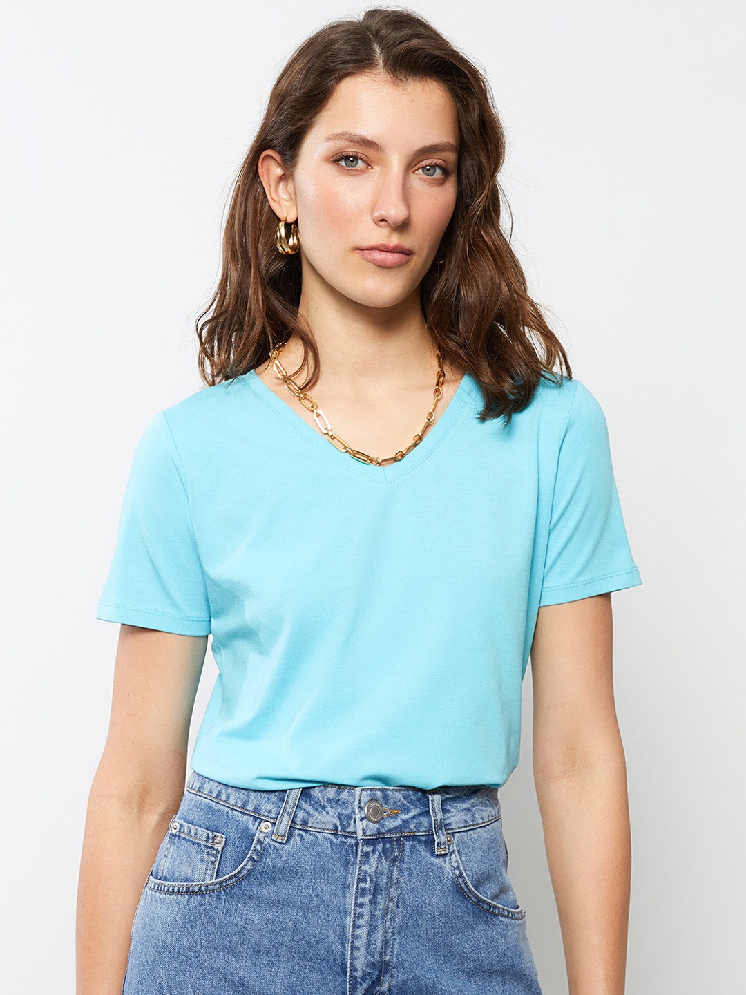

LC Waikiki Women Turquoise Blue Solid V-Neck T-shirt