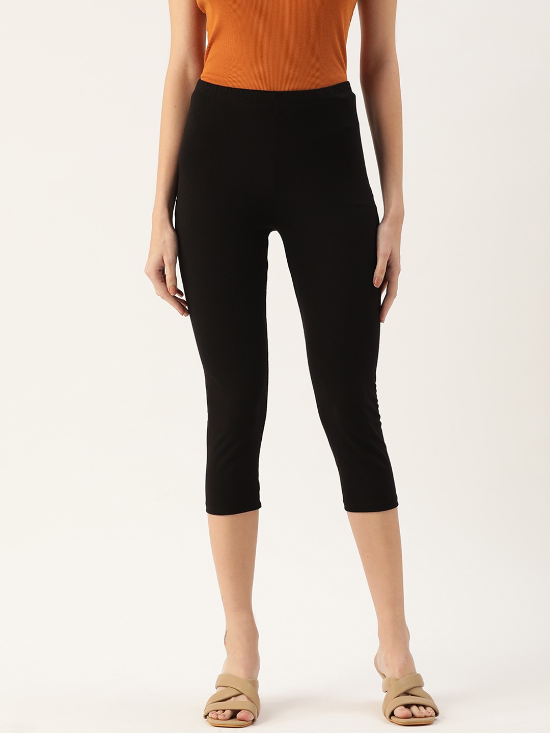 

LC Waikiki Women Black Solid Cropped Leggings