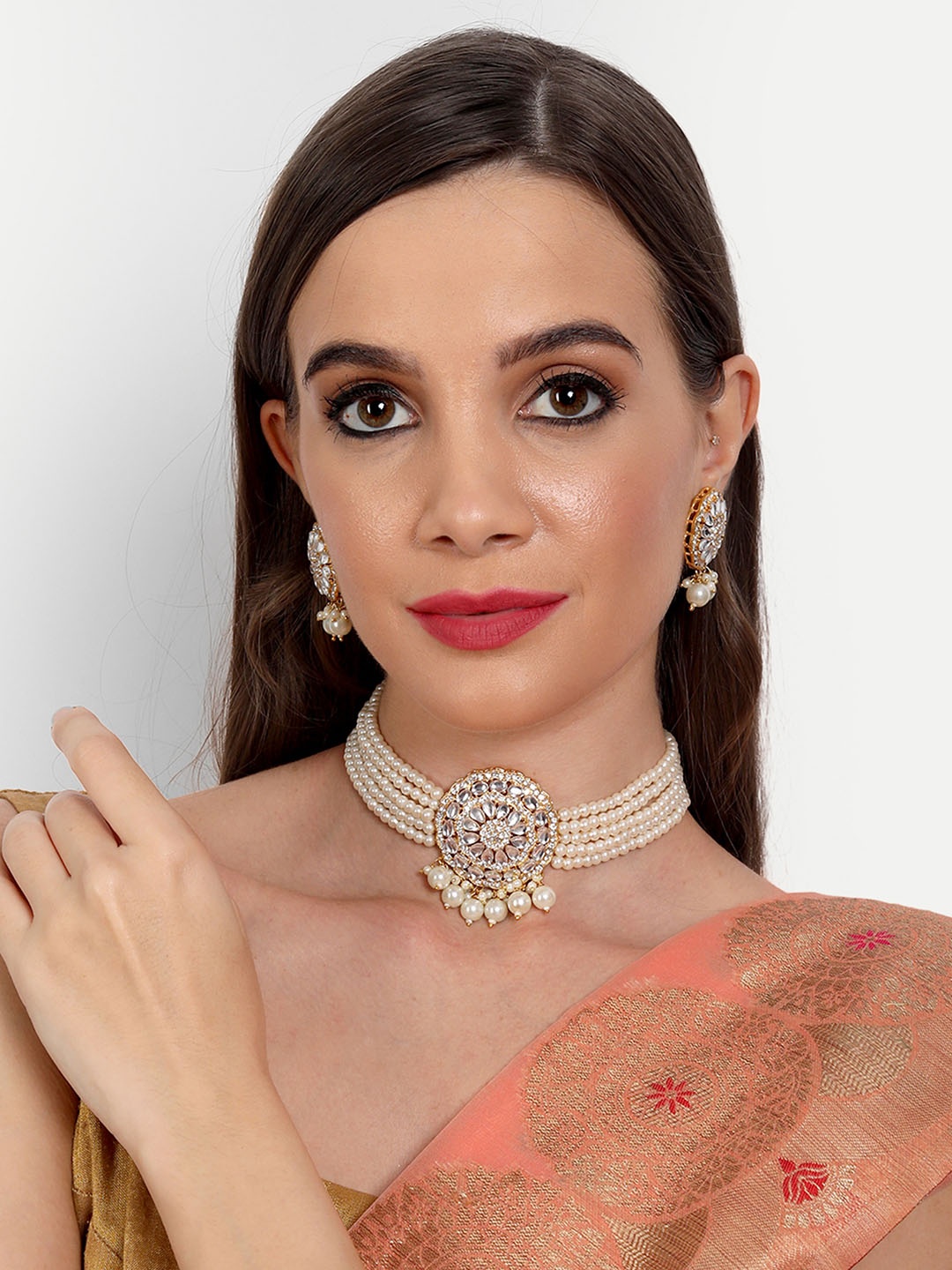 

ROHINIKA Women Gold Plated White Kundan Studded Jewellery Set