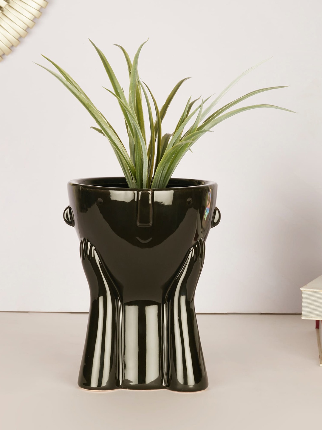 

HomeTown Black Solid Ceramic Planter