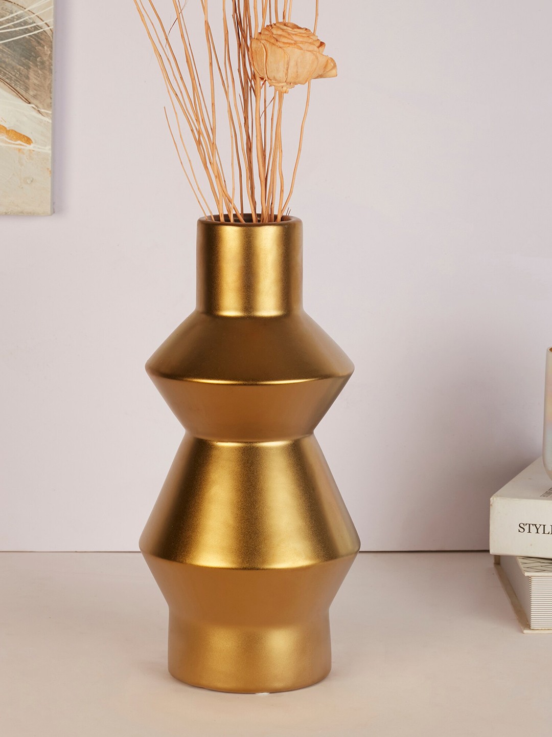 

HomeTown Gold-Toned Solid Ceramic Planter