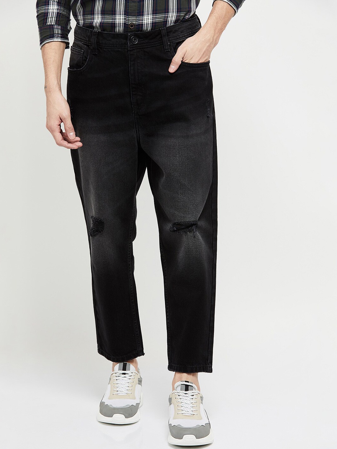 

max Men Black Slash Knee Light Fade Jeans