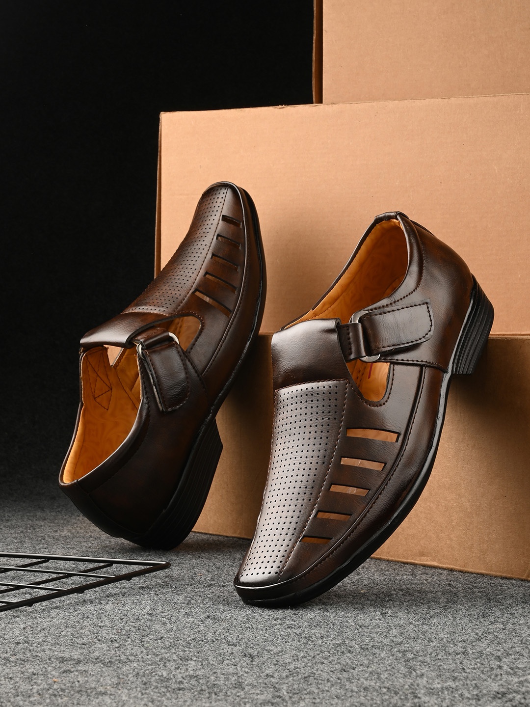 

Azzaro Black Men Brown Shoe-Style Sandals