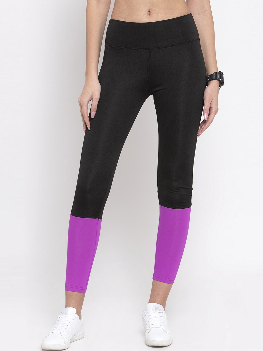 

Boston Club Women Purple & Black Colourblocked Tights