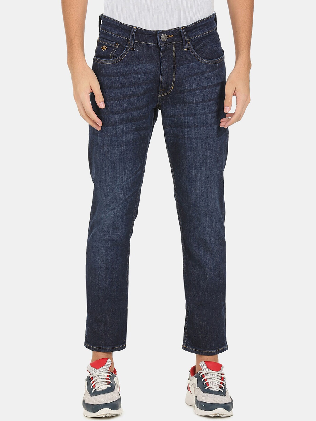 

Arrow Men Blue Slim Fit Light Fade Whiskered Jeans