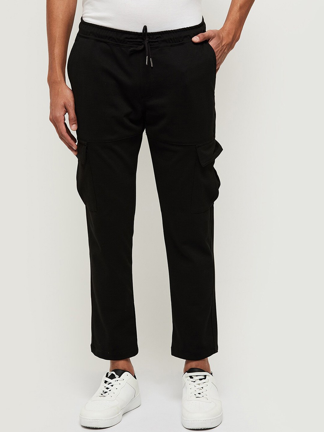 

max Men Black Solid Cargos Trousers