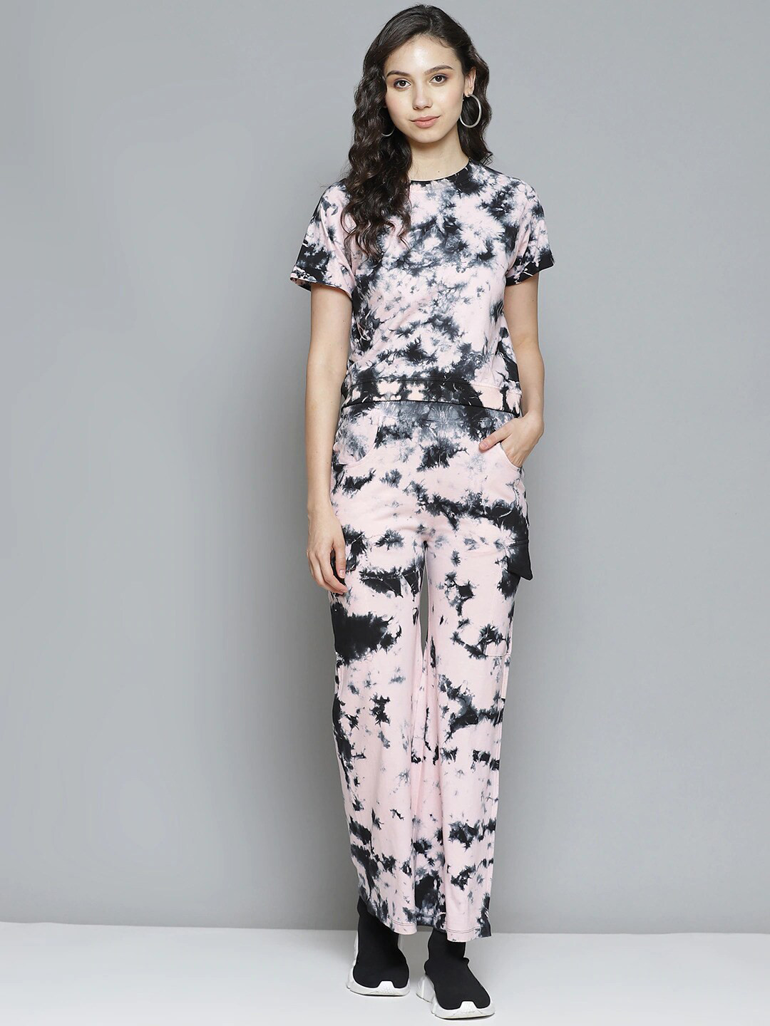 

VividArtsy Women Peach-Coloured & Black Dyed Pure Cotton Co-ords