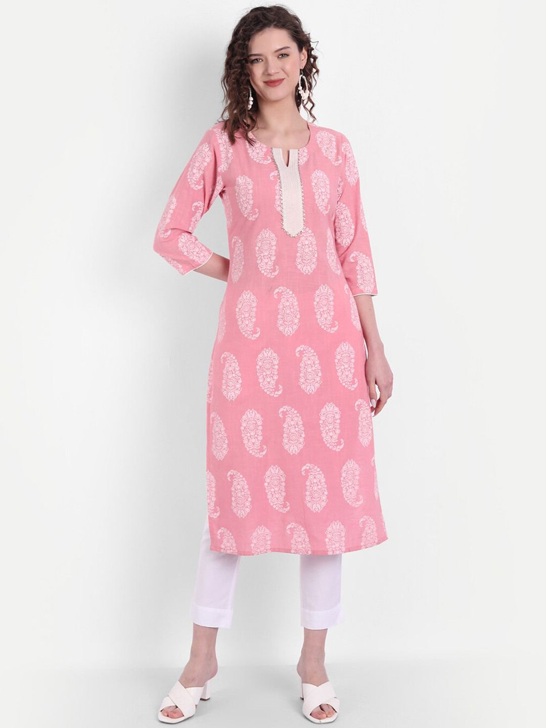 

SUTI Women Pink & White Ethnic Motifs Printed Keyhole Neck Kurta