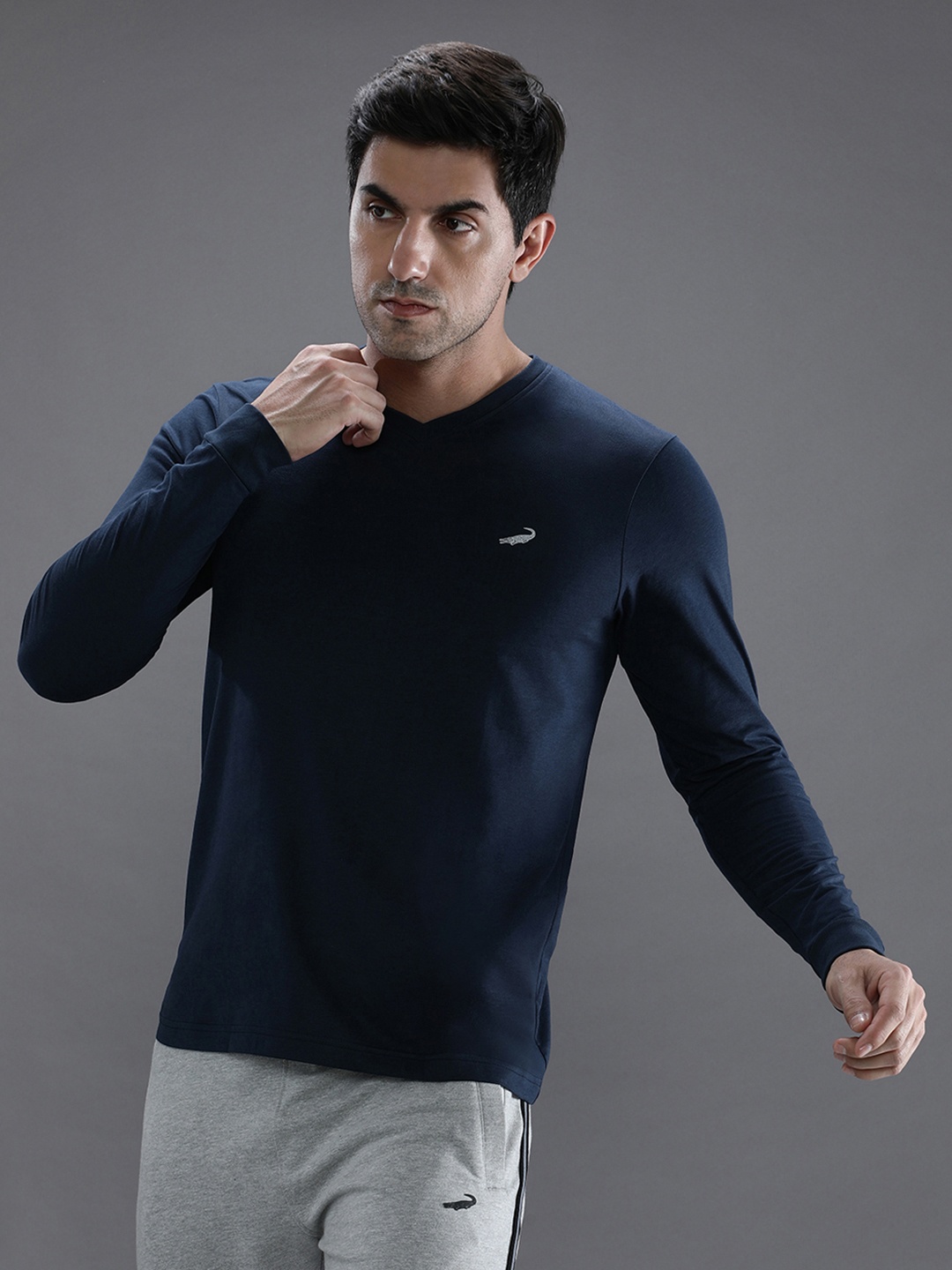 

Crocodile Men Navy Blue V-Neck Cotton T-shirt