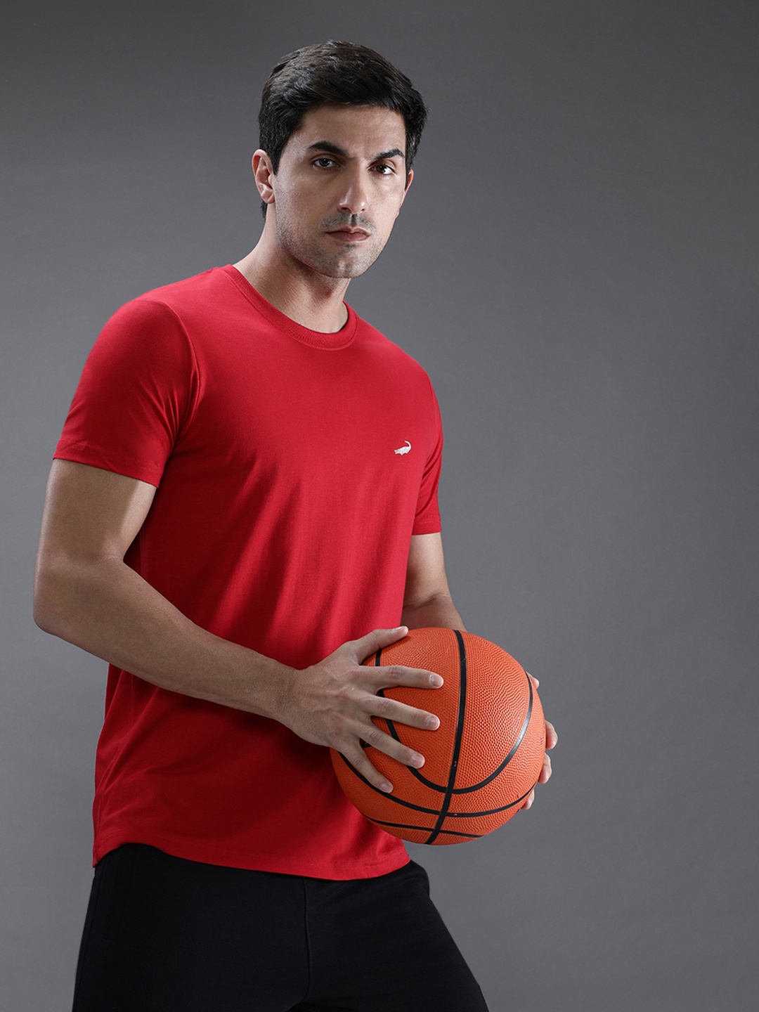 

Crocodile Men Red Solid Cotton T-shirt