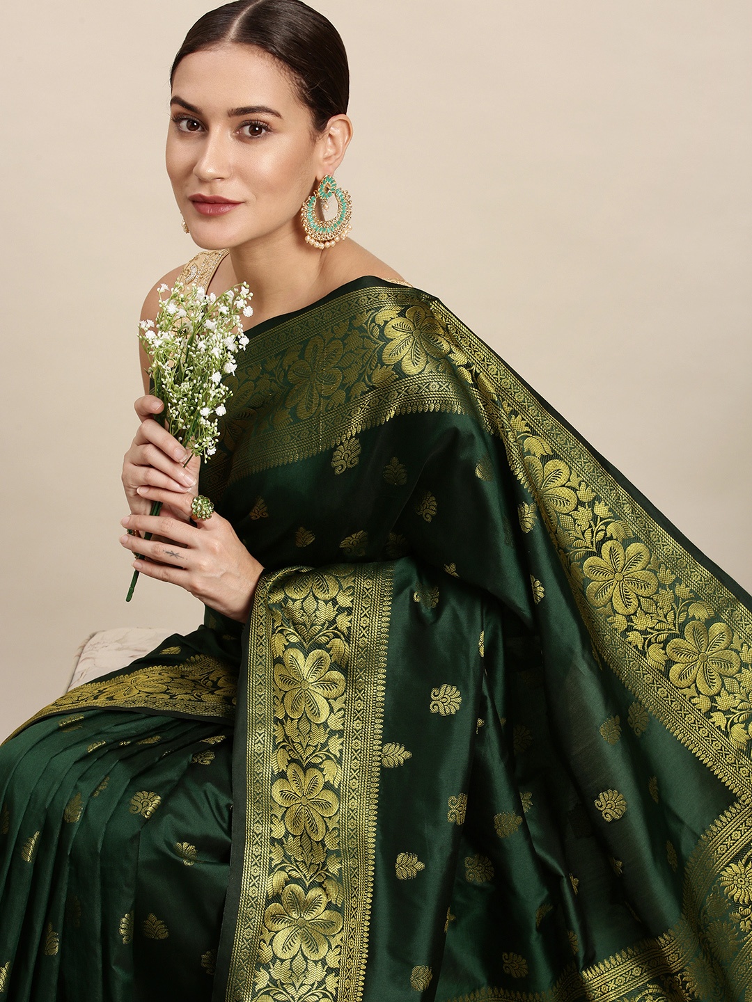 

Royal Rajgharana Saree Green & Gold Floral Zari Silk Blend Celebrity Banarasi Sarees