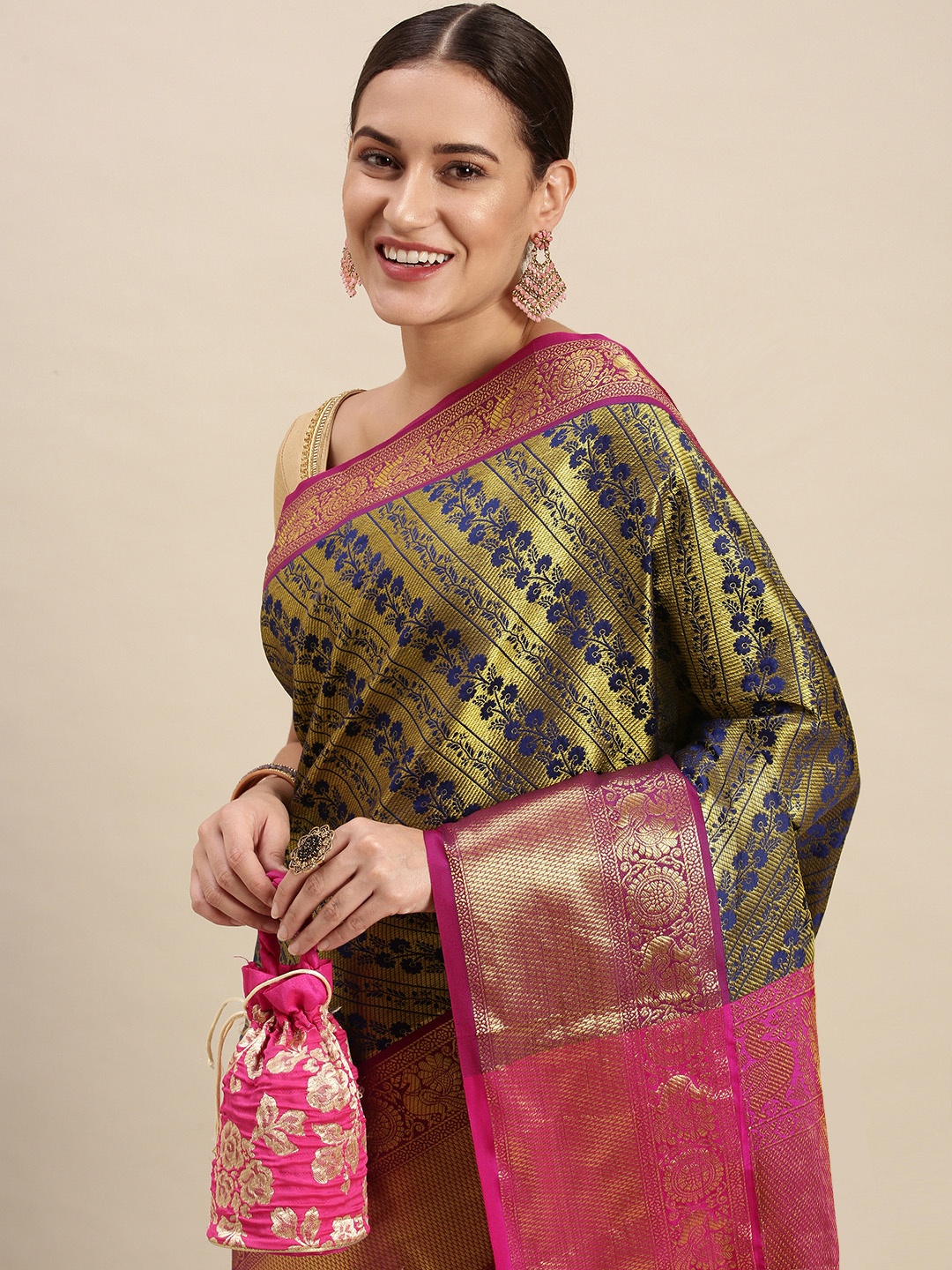 

Royal Rajgharana Saree Navy Blue & Gold Floral Zari Silk Blend Celebrity Banarasi Sarees