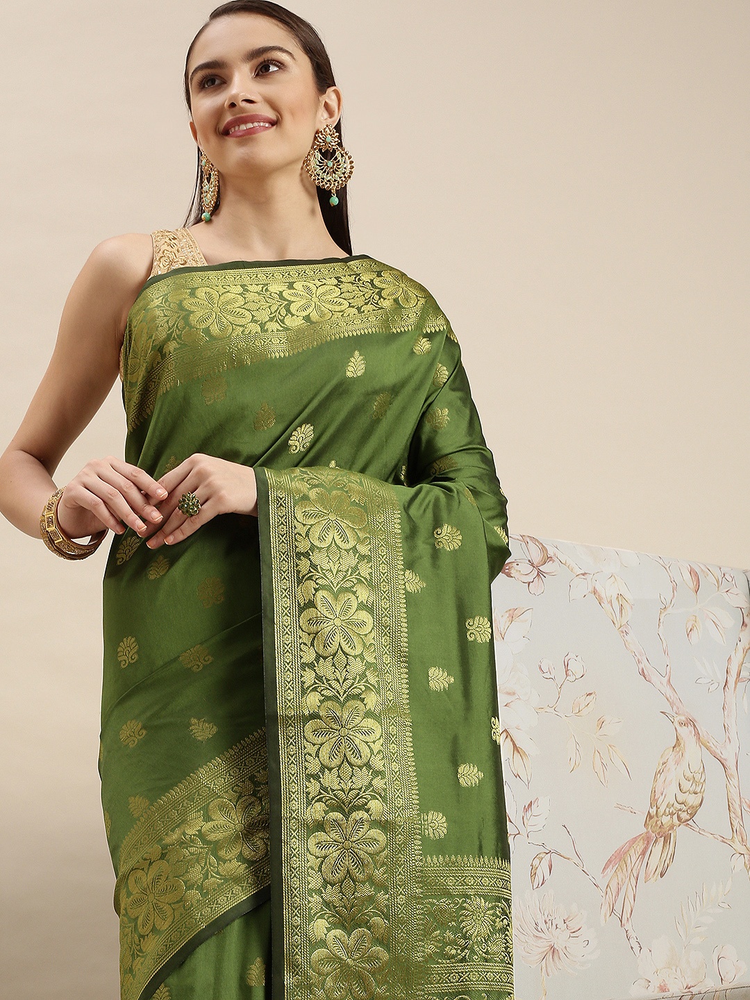 

Royal Rajgharana Saree Green & Gold Floral Zari Silk Blend Celebrity Banarasi Sarees