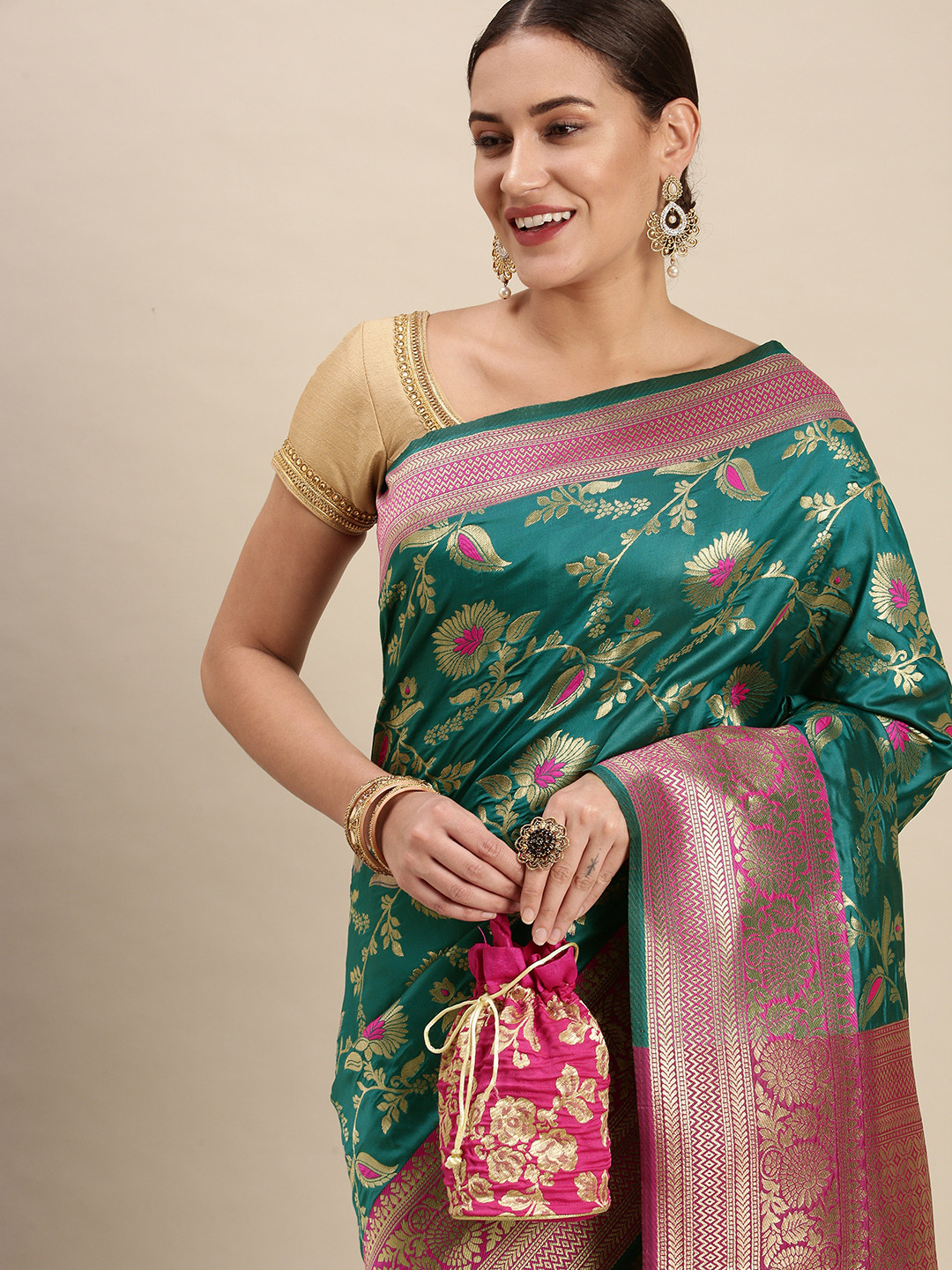 

Royal Rajgharana Saree Green & Gold Floral Zari Silk Blend Celebrity Banarasi Sarees