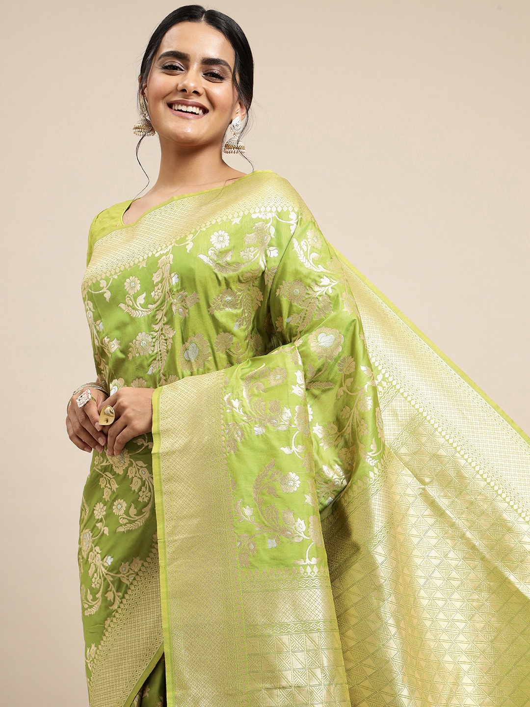 

Royal Rajgharana Saree Green Woven Design Zari Silk Blend Banarasi Sarees