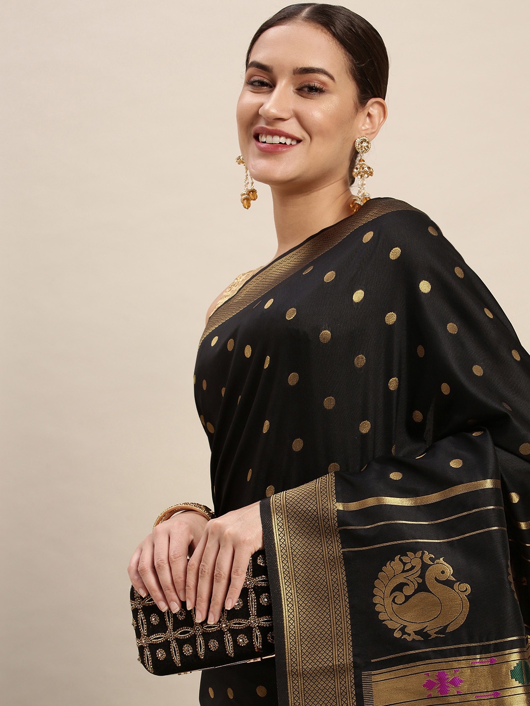 

Royal Rajgharana Saree Black & Gold-Toned Zari Silk Blend Celebrity Paithani Sarees