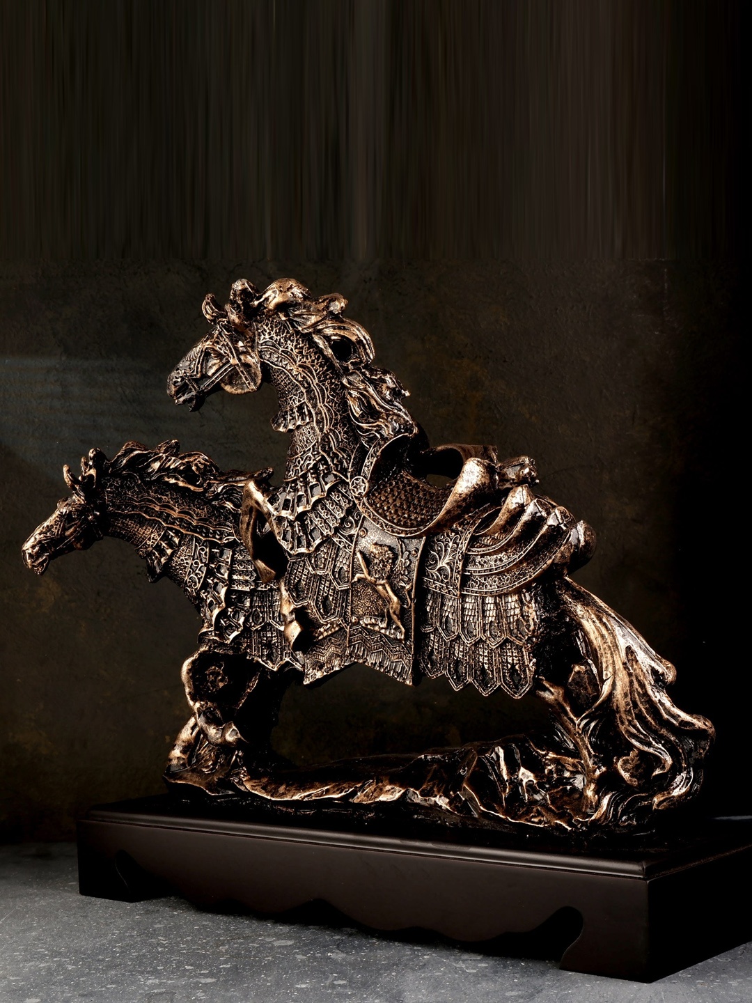 

THE WHITE INK DECOR Brown Horse Showpieces