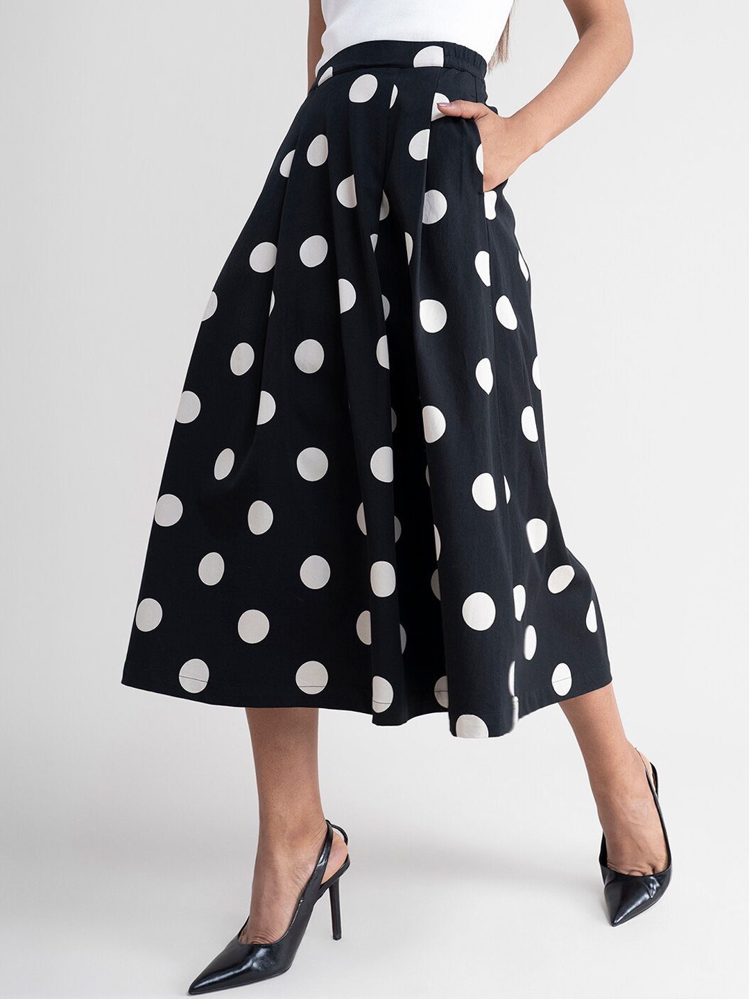 

FableStreet Women Black & White Cotton Polka Dot Skirt