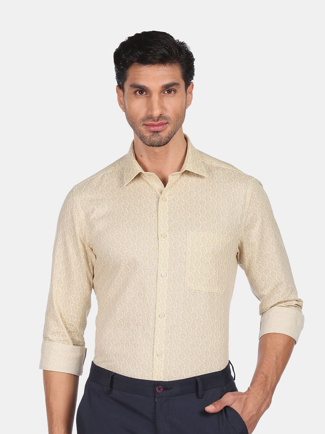 

Arrow Men Beige Micro Ditsy Printed Casual Shirt
