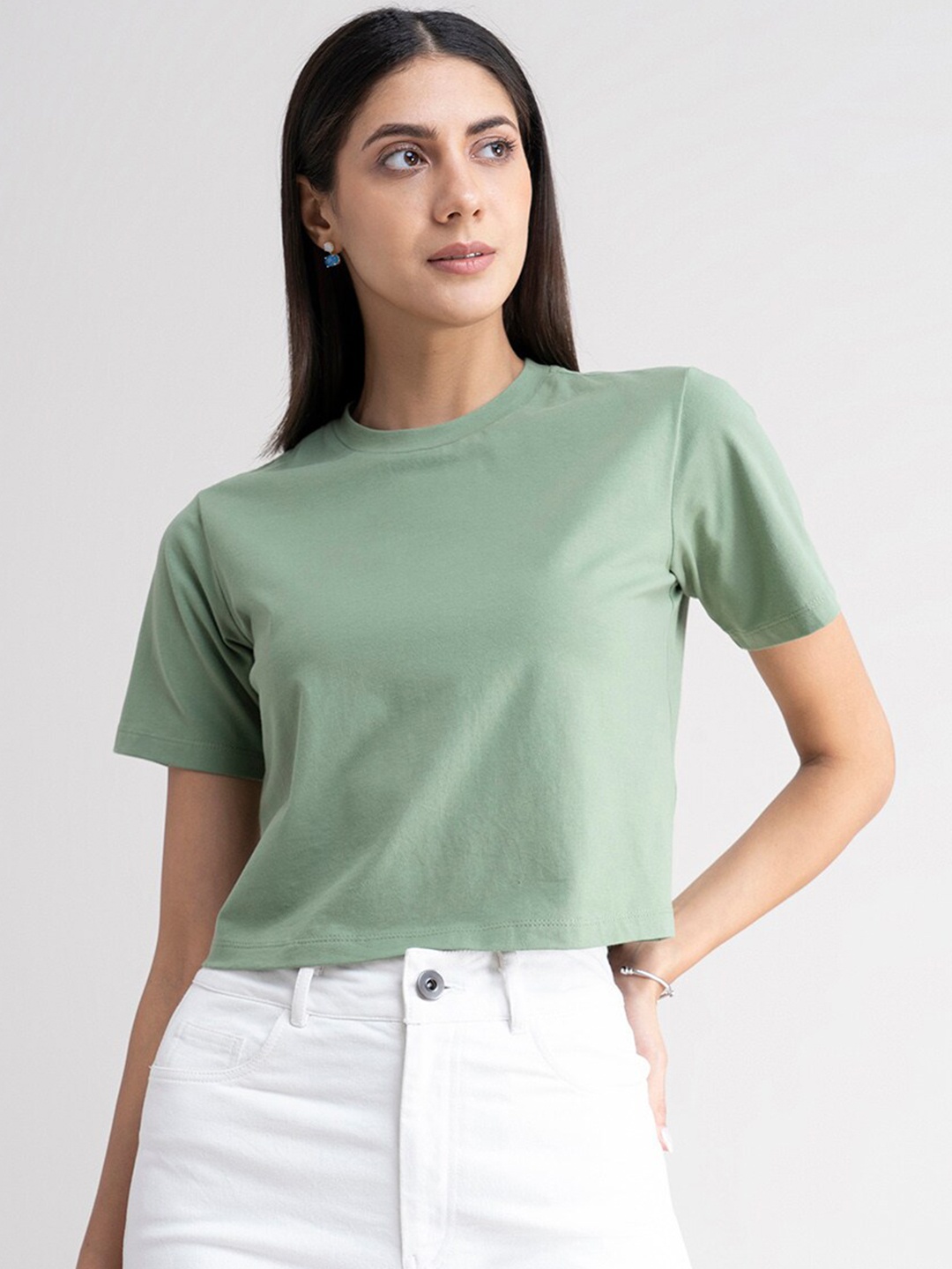 

FableStreet Women Green Solid Round Neck Crop T-shirt