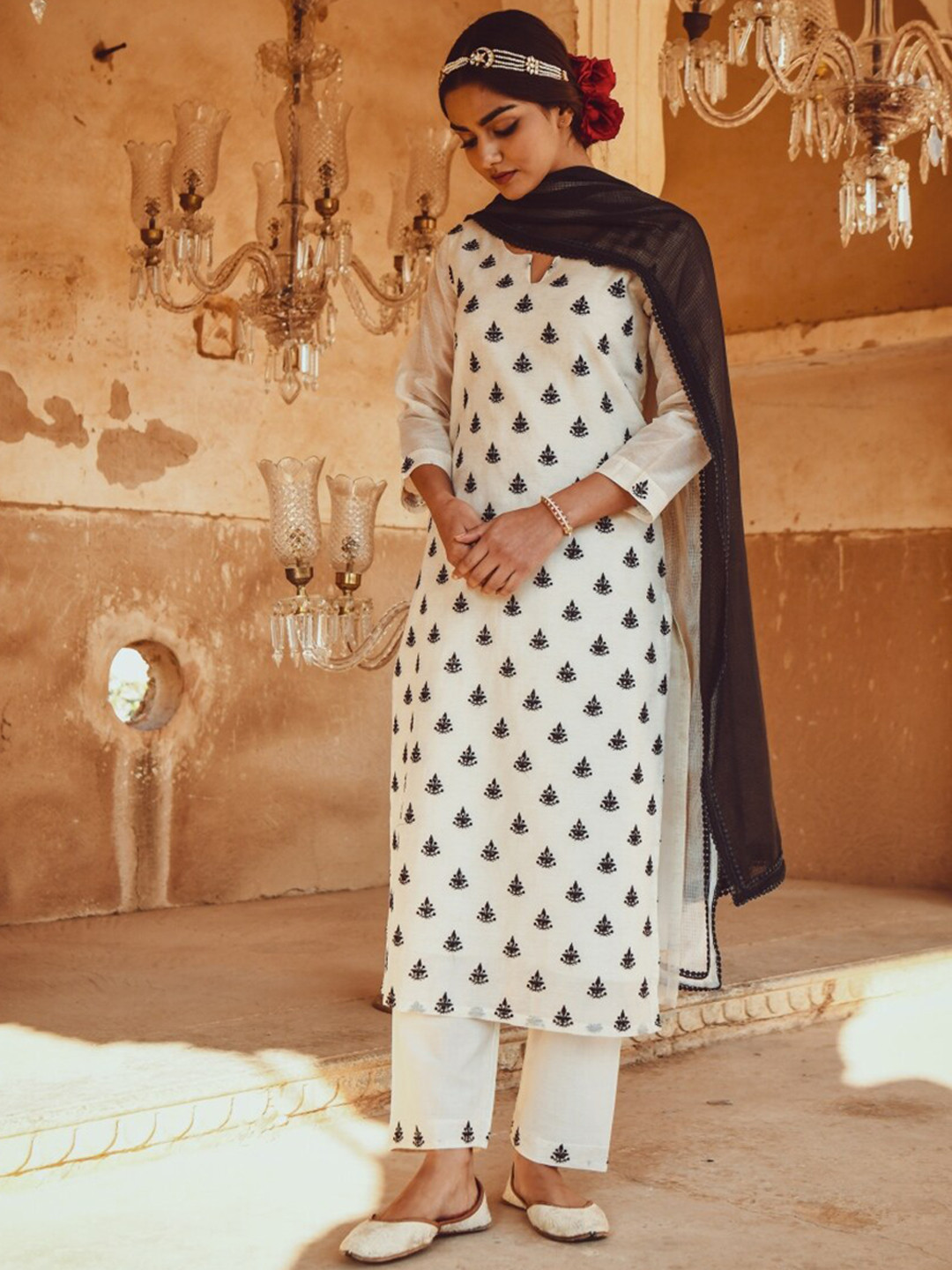 

KARAJ JAIPUR Women White Ethnic Motifs Printed Chanderi Cotton Kurta with Palazzos & With Dupatta