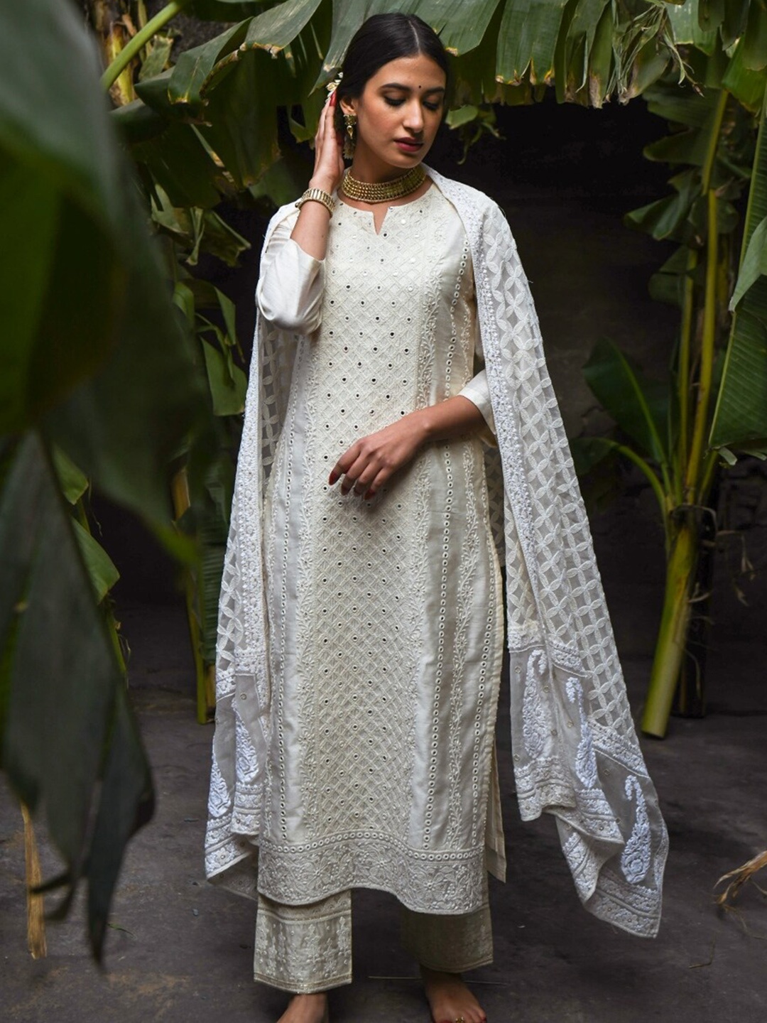 

KARAJ JAIPUR Women Off White Floral Embroidered Chanderi Cotton Kurta with Trousers & With Dupatta