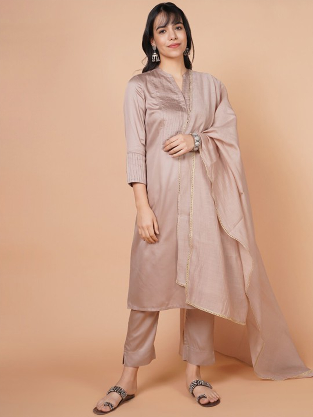 

BARARA ETHNIC Women Gunmetal-Toned Ethnic Motifs Embroidered Pleated Kurti with Trousers & With Dupatta, Metallic