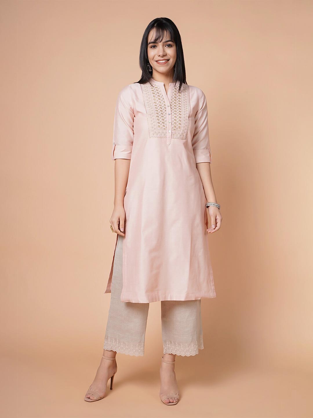 

BARARA ETHNIC Pink Embroidered Thread Work Chanderi Silk Thread Work Panelled Kurti