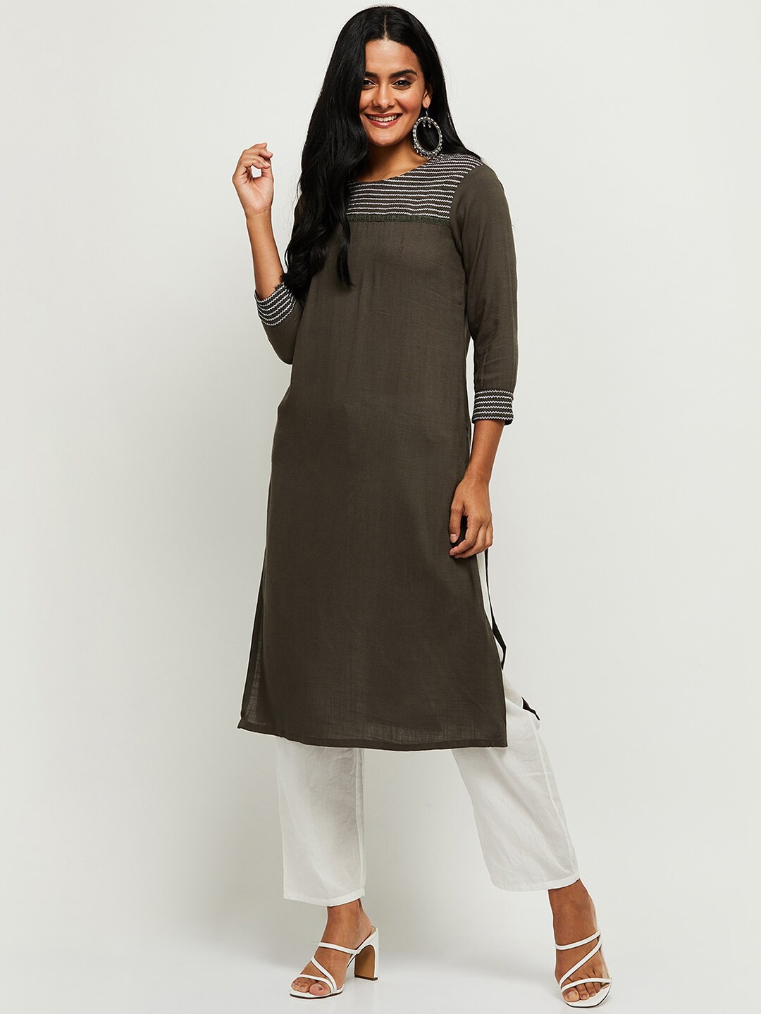 

max Women Grey Yoke Design Thread Work Kurta