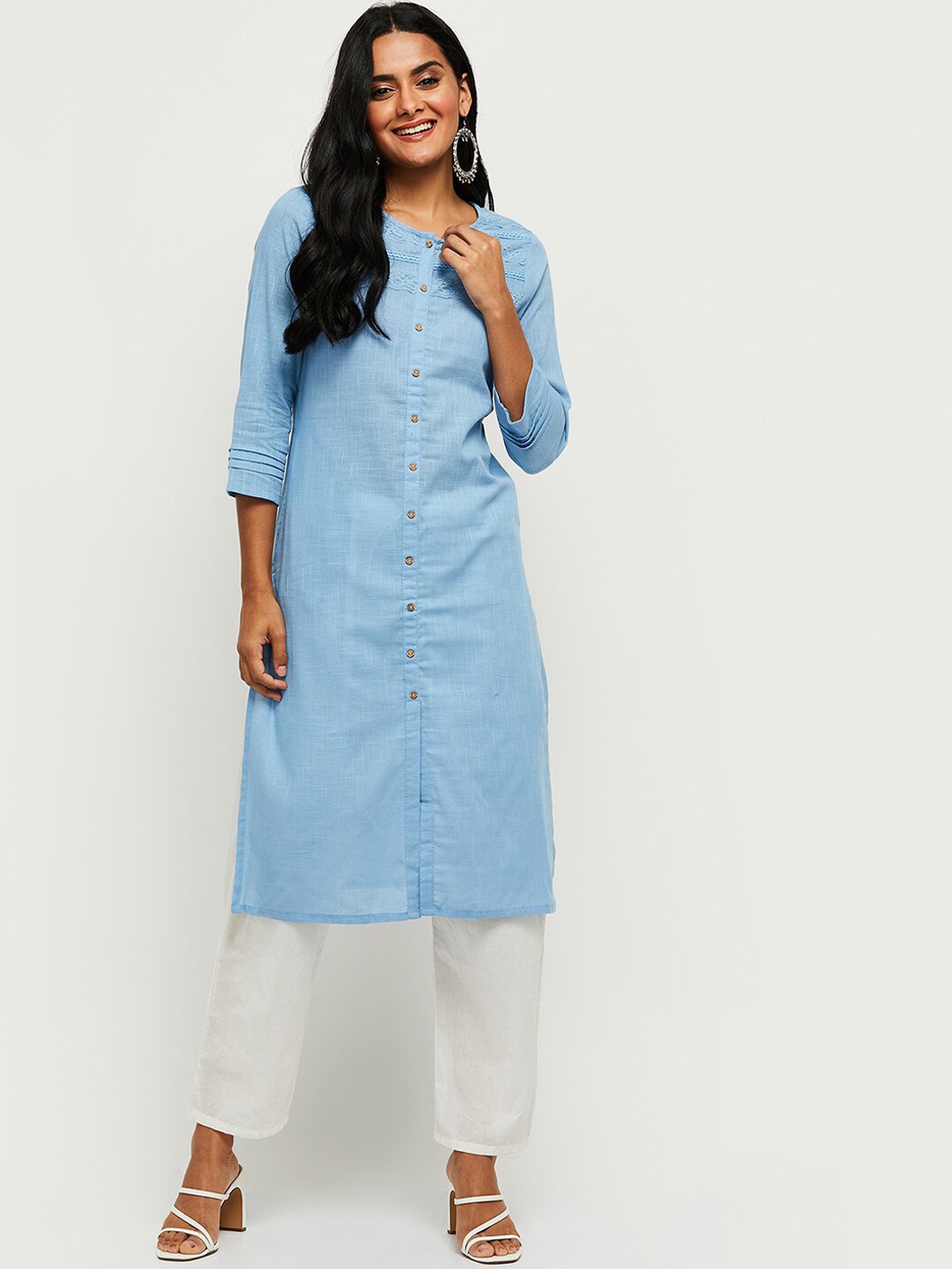 

max Women Blue Thread Work Kurta