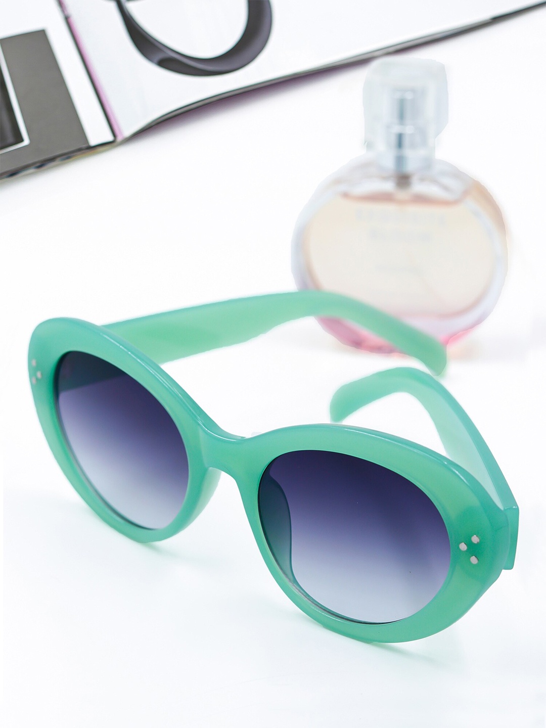 

Bellofox Unisex Blue Lens & Green Oval Sunglasses