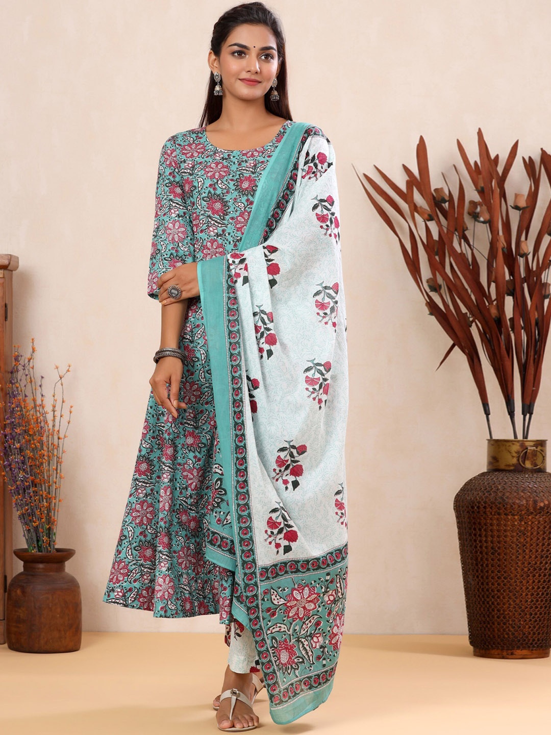 

mirari Green Ethnic Motifs Printed Anarkali Pure Cotton Kurta with Trousers & Dupatta